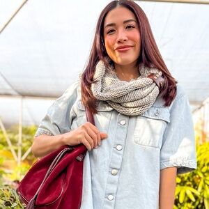 🎉HP🎉 Light Gray Knit Infinity Scarf With Cuff Bracelet